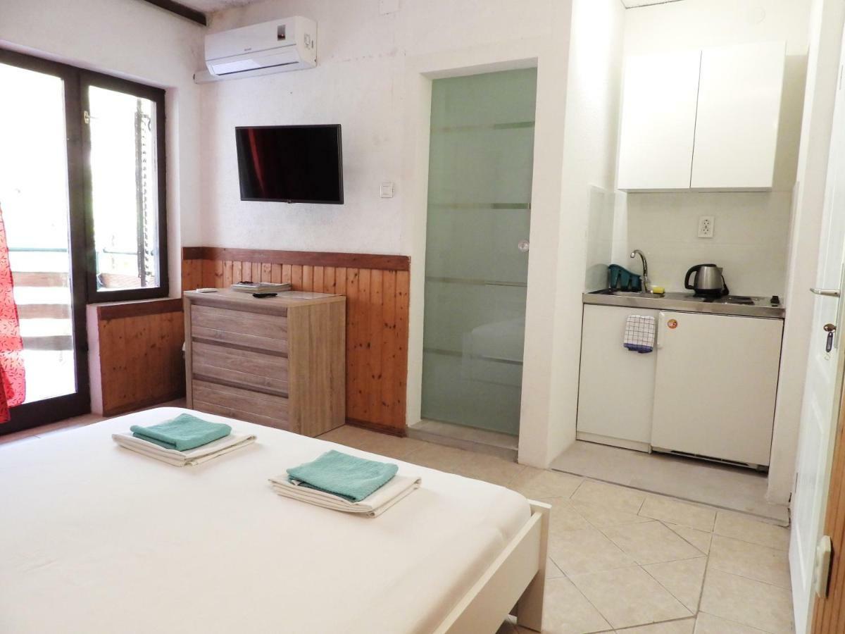 Hrstich Apartments Drašnice Eksteriør billede